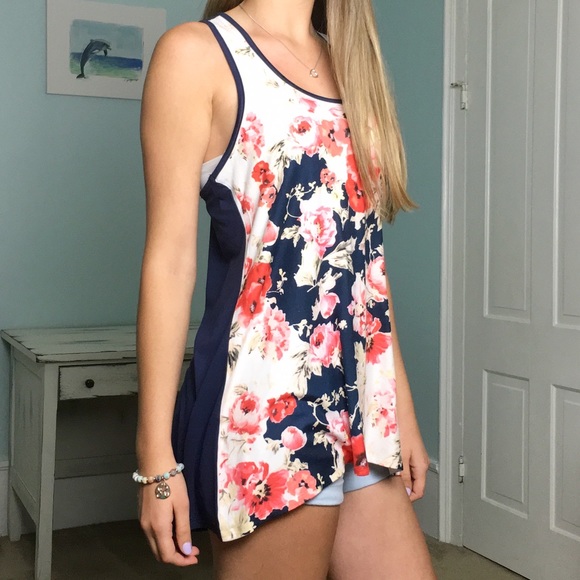 Fashionomics • Tank Top - Picture 7 of 7